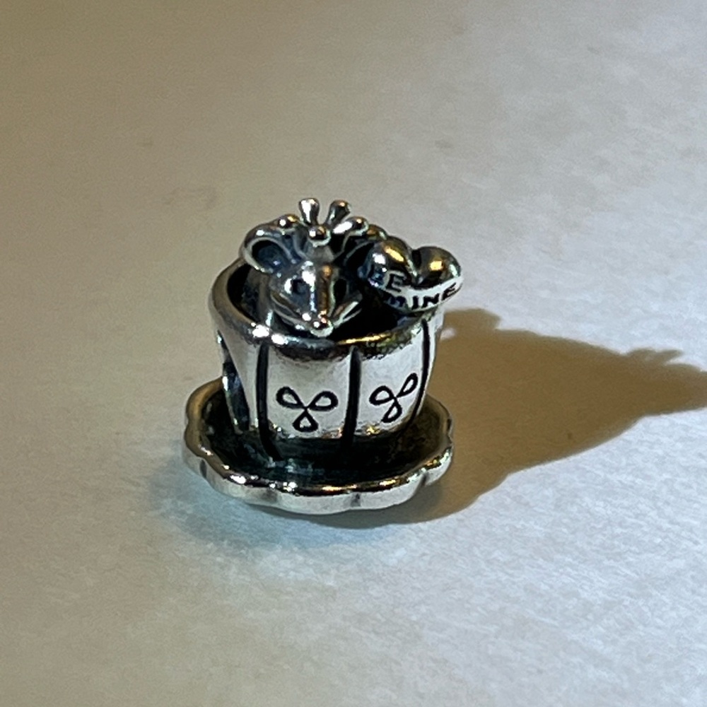 Pandora mouse in a teacup “be mine” charm 100% authentic